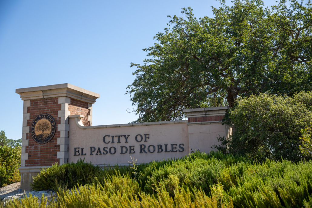 Oaks Dental | Paso Robles Sign
